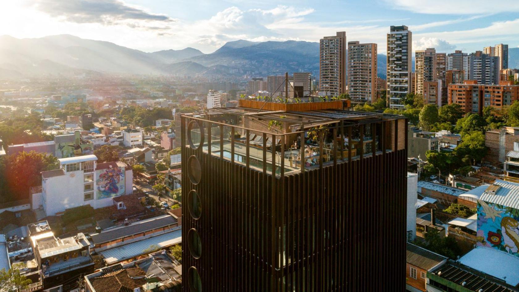 Hotel Marquee Medellín Zewnętrze zdjęcie View of the building from the roof